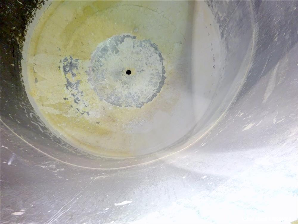 Used Tank, Approximate 3,000 Gallon, 304 Stainless Steel, Vertical.