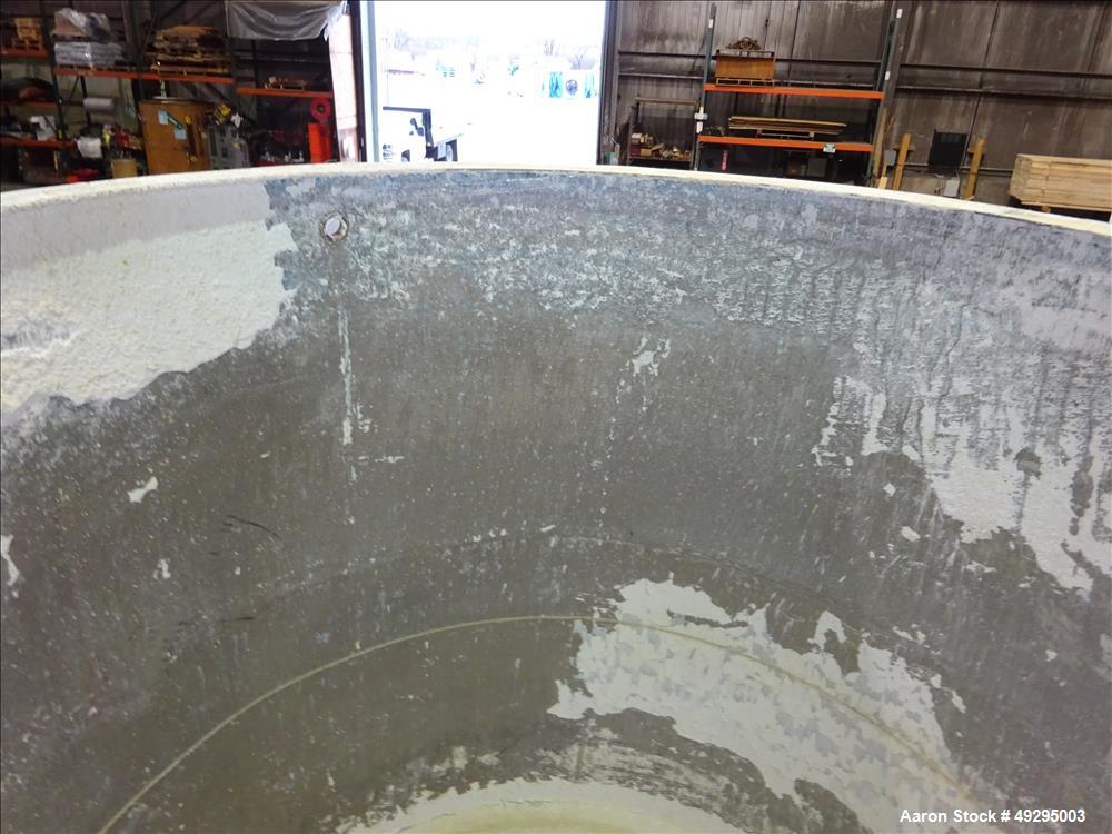 Used Tank, Approximate 3,000 Gallon, 304 Stainless Steel, Vertical.