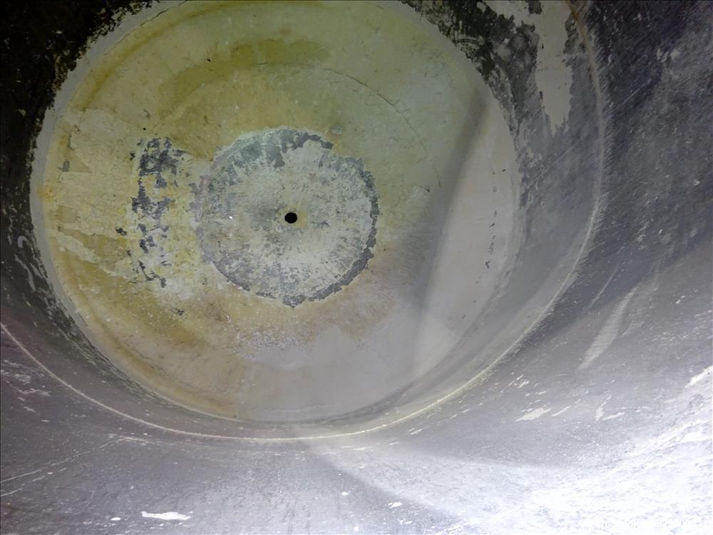 Used Tank, Approximate 3,000 Gallon, 304 Stainless Steel, Vertical.