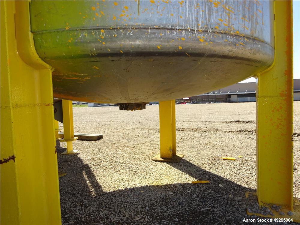Used Tank, Approximate 2,300 Gallon, Stainless Steel, Vertical.