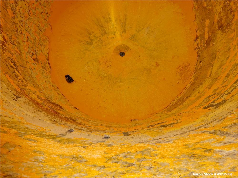 Used Tank, Approximate 2,300 Gallon, Stainless Steel, Vertical.