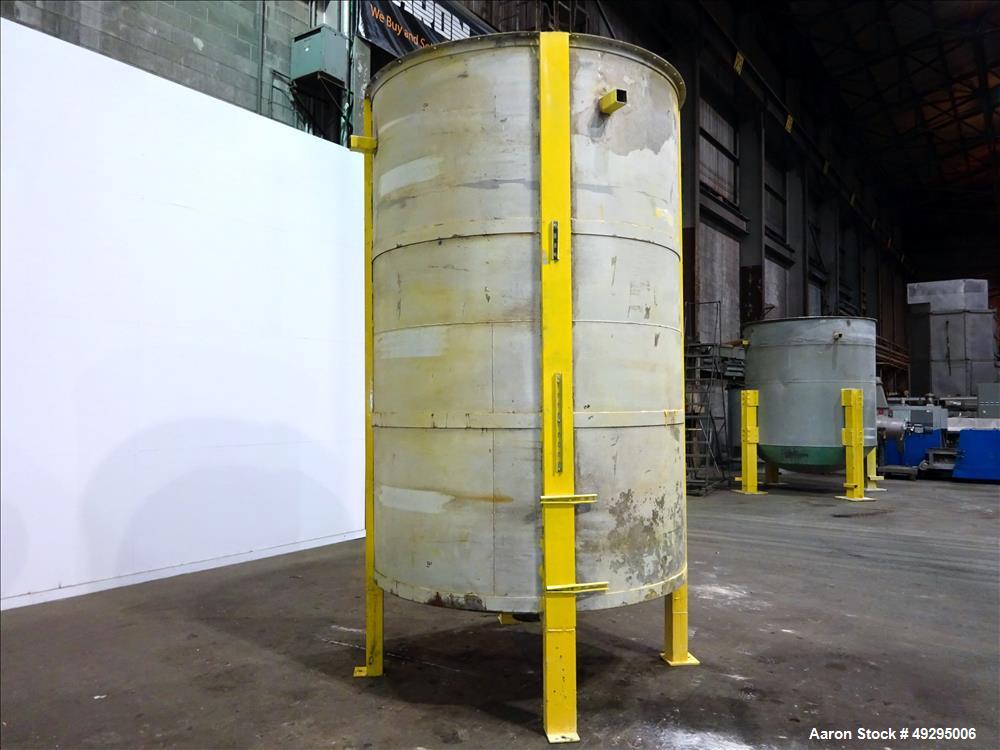 Used Tank, Approximate 2,500 Gallon, 304 Stainless Steel, Vertical