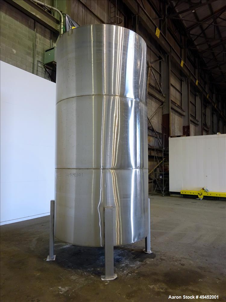 Used- Tank, Approximate 2,500 Gallon, 304 Stainless Steel, Vertical.