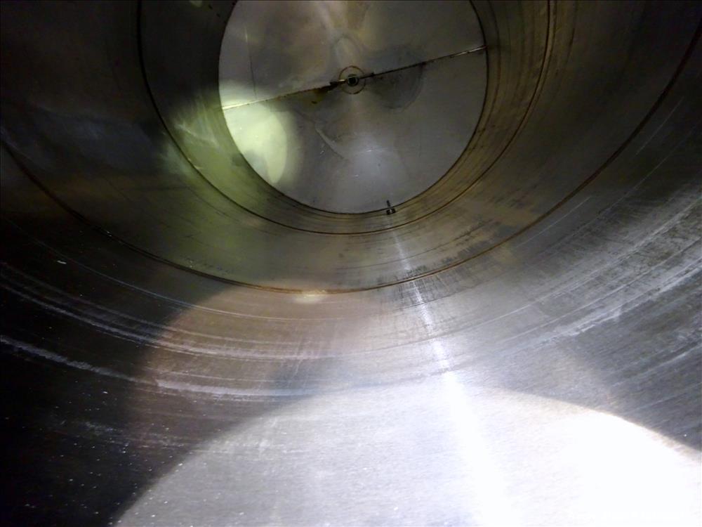 Used Tank, Approximate 2,500 Gallon, 304 Stainless Steel, Vertical.