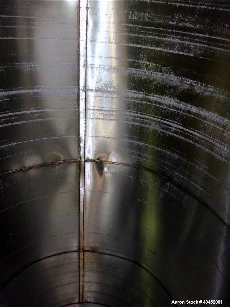 Used Tank, Approximate 2,500 Gallon, 304 Stainless Steel, Vertical.