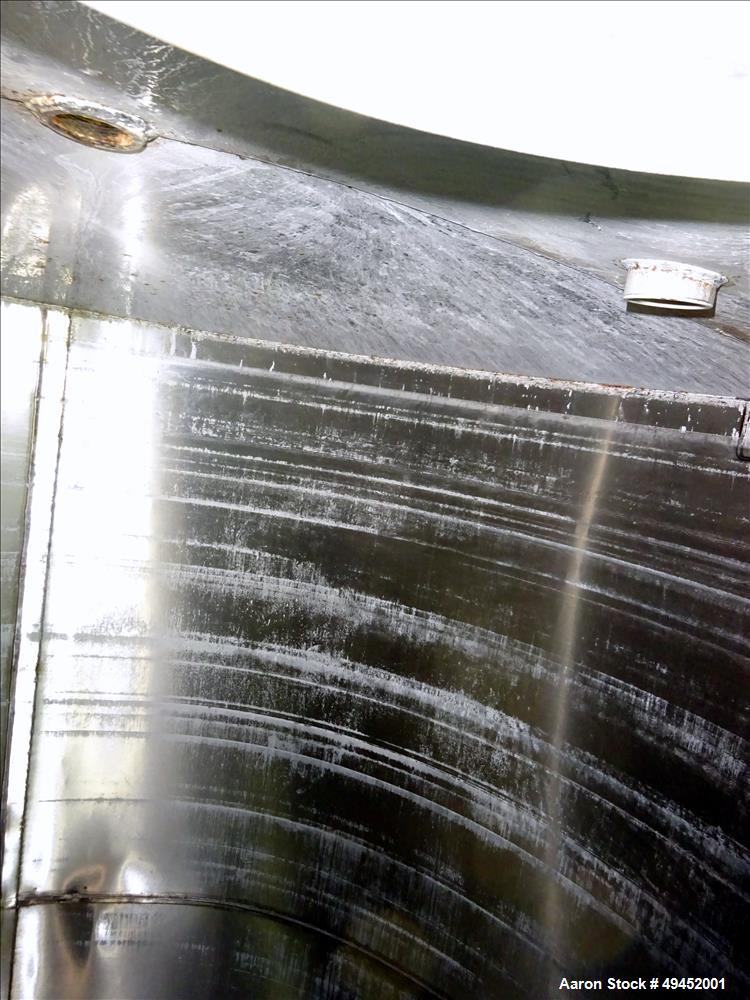 Used Tank, Approximate 2,500 Gallon, 304 Stainless Steel, Vertical.