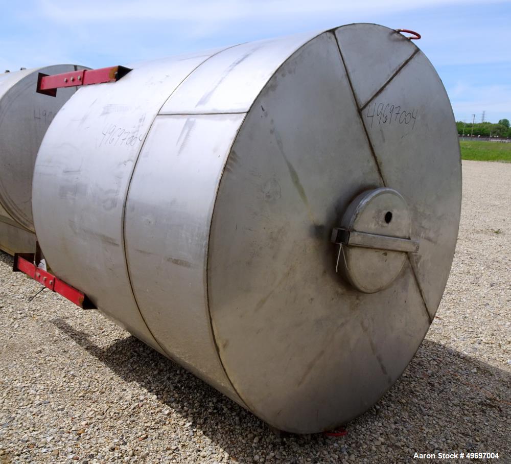 Used Tank, Approximate 1500 Gallon, Stainless Steel, Vertical.