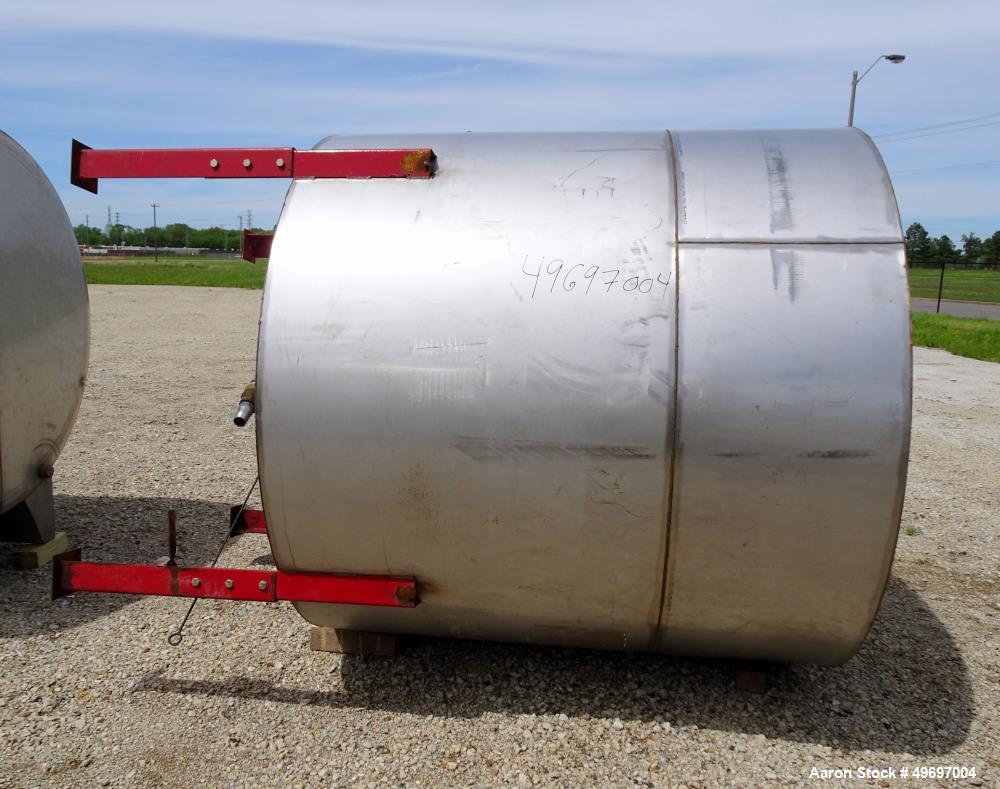 Used Tank, Approximate 1500 Gallon, Stainless Steel, Vertical.