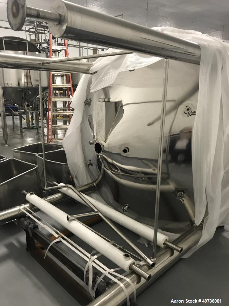 Used 1,000 Gallon Stainless Steel Tank.