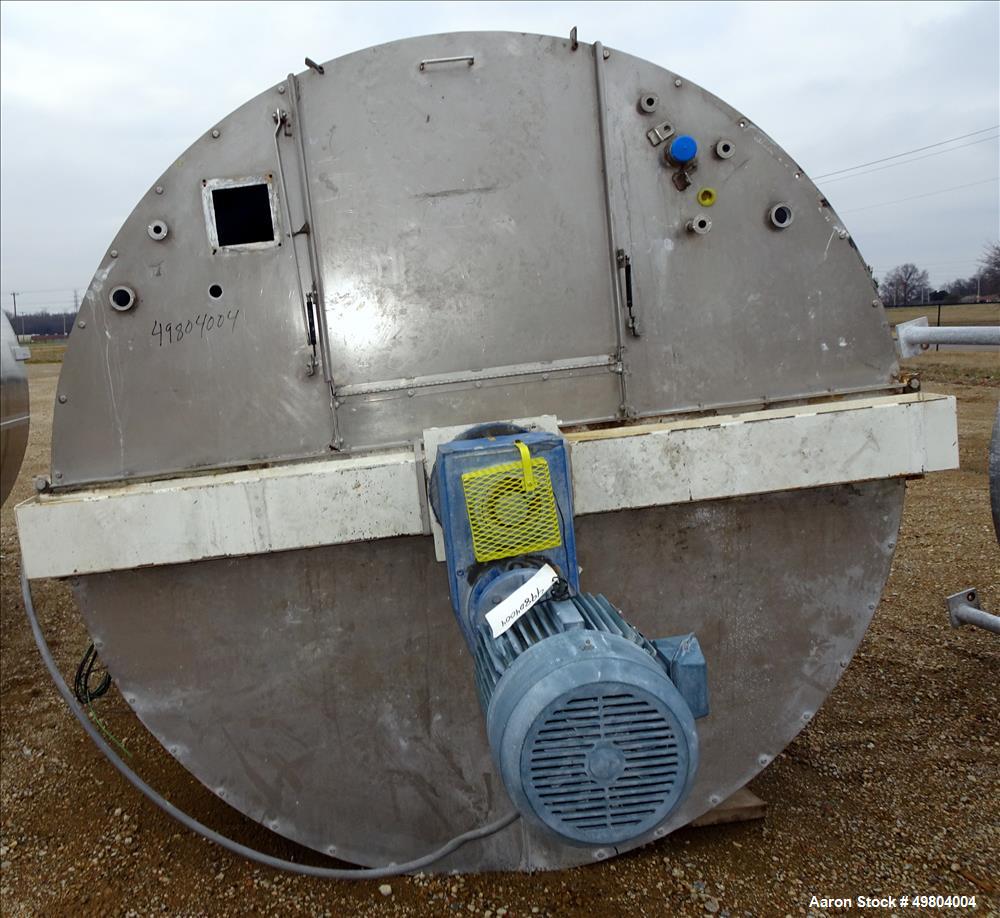 Used Bright Sheet Metal Tank, Approximately 3,000 Gallon, 304 Stainless Steel