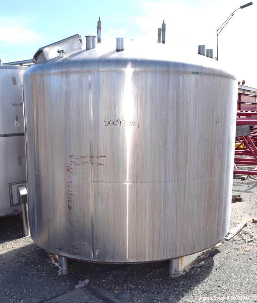 Used- Tank, Approximate 2000 Gallon, Stainless Steel, Vertical.