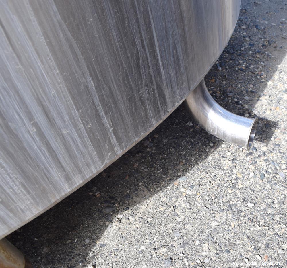 Used Tank, Approximate 2000 Gallon, Stainless Steel, Vertical.