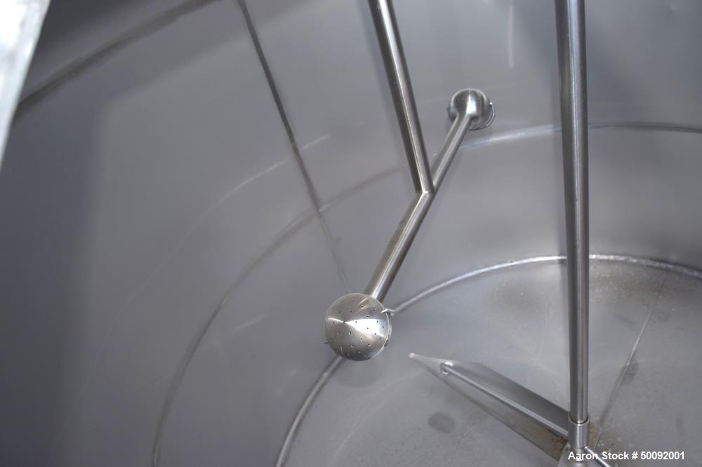 Used Tank, Approximate 2000 Gallon, Stainless Steel, Vertical.
