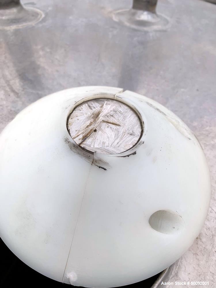 Used Tank, Approximate 2000 Gallon, Stainless Steel, Vertical.