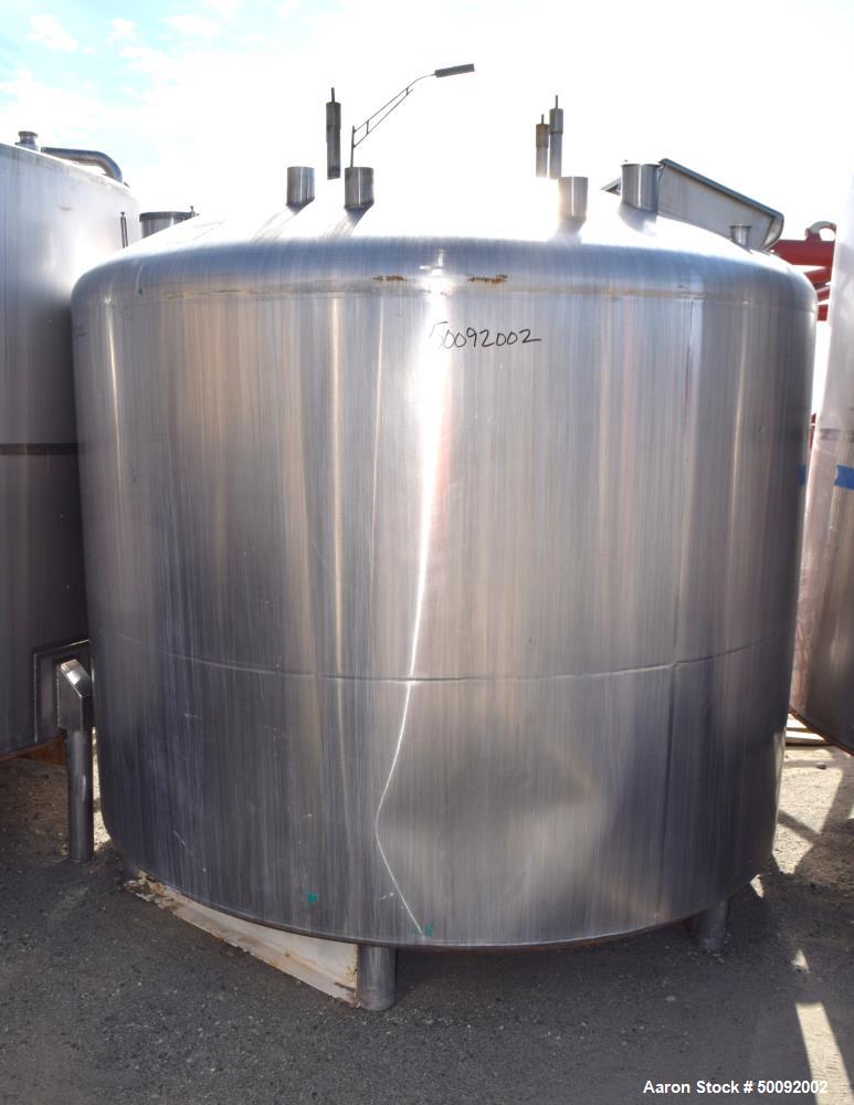 Used Tank, Approximate 2000 Gallon, Stainless Steel, Vertical.