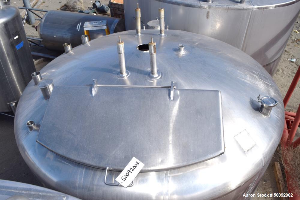 Used Tank, Approximate 2000 Gallon, Stainless Steel, Vertical.
