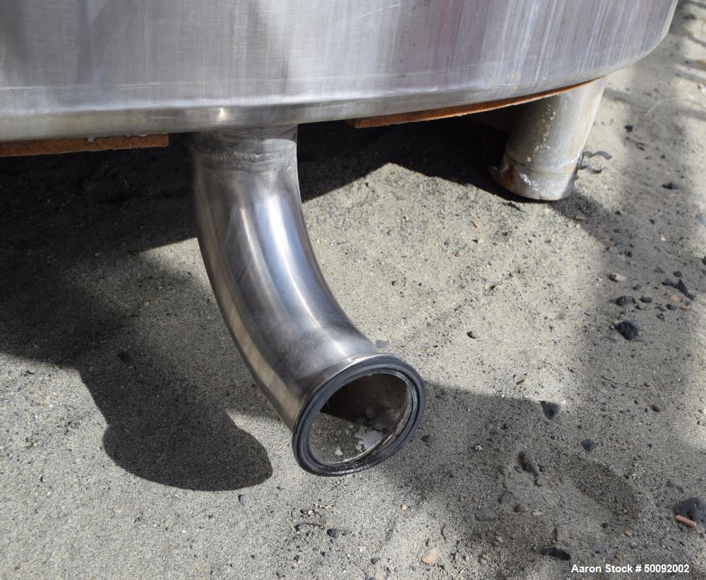 Used Tank, Approximate 2000 Gallon, Stainless Steel, Vertical.