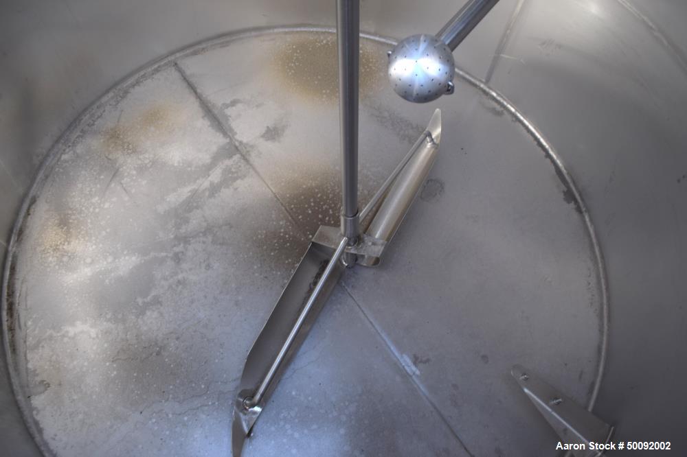 Used Tank, Approximate 2000 Gallon, Stainless Steel, Vertical.