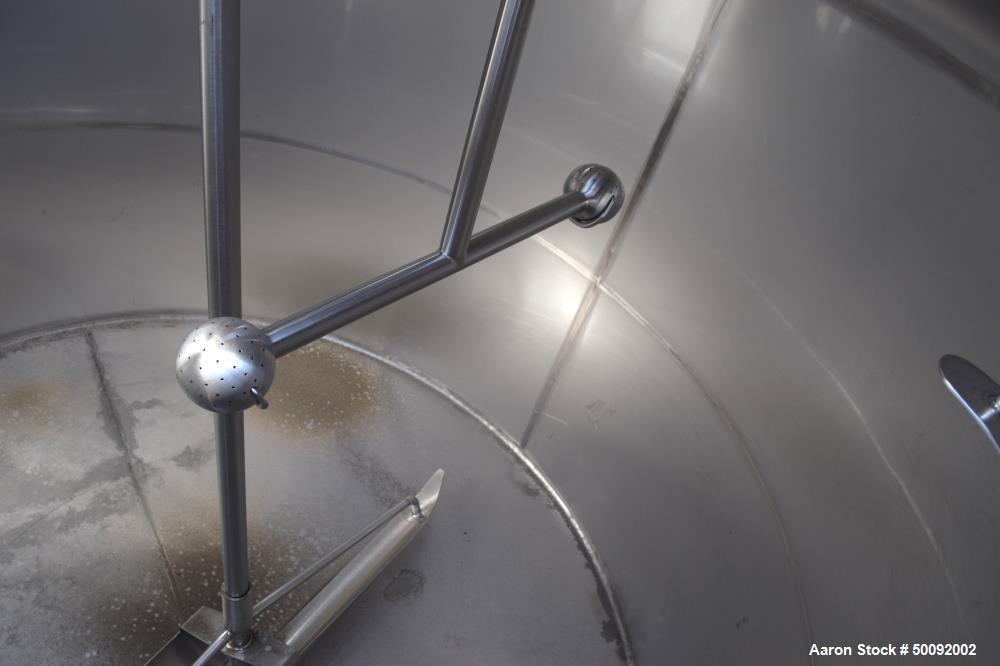 Used Tank, Approximate 2000 Gallon, Stainless Steel, Vertical.