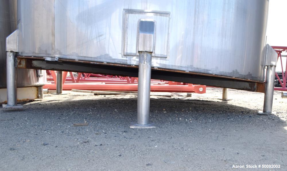 Used Tank, Approximate 3500 Gallon, Stainless Steel, Vertical. 