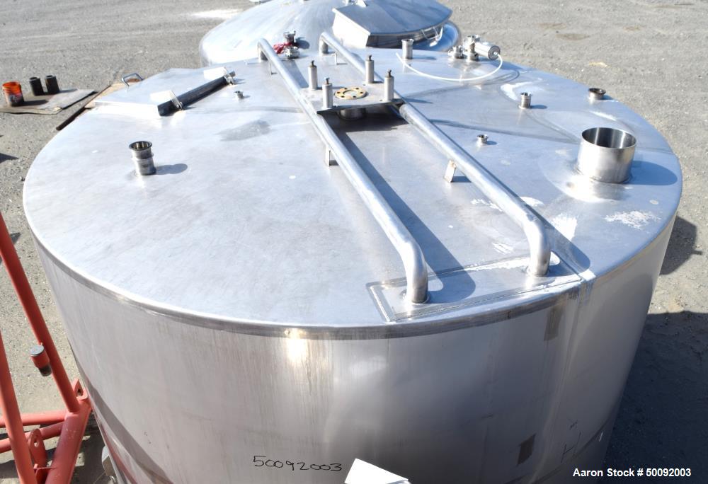 Used Tank, Approximate 3500 Gallon, Stainless Steel, Vertical. 