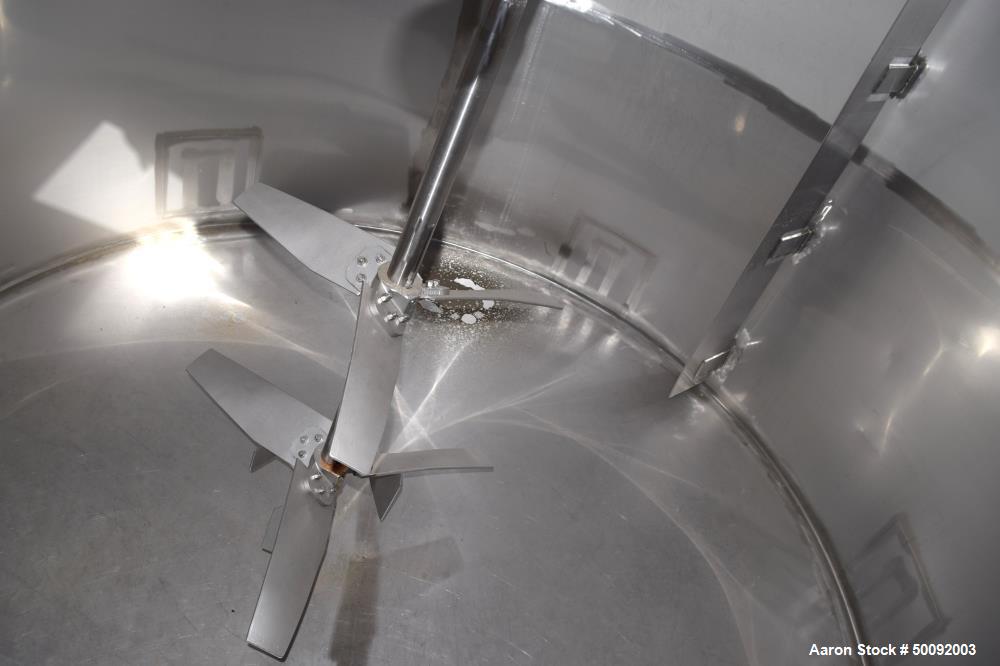 Used Tank, Approximate 3500 Gallon, Stainless Steel, Vertical. 