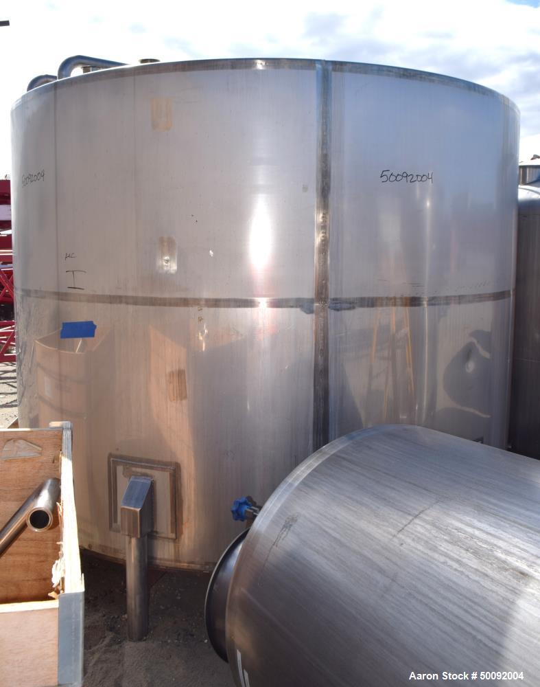 Used Tank, Approximate 3500 Gallon, Stainless Steel, Vertical. 