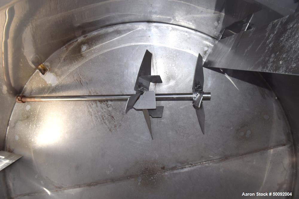 Used Tank, Approximate 3500 Gallon, Stainless Steel, Vertical. 