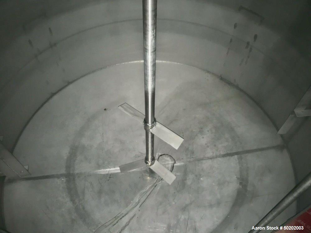 Used 2,000 Gallon Stainless Steel Mixing Tank
