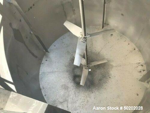 Used 2500 Gallon Vertical Stainless Steel Mix Tank