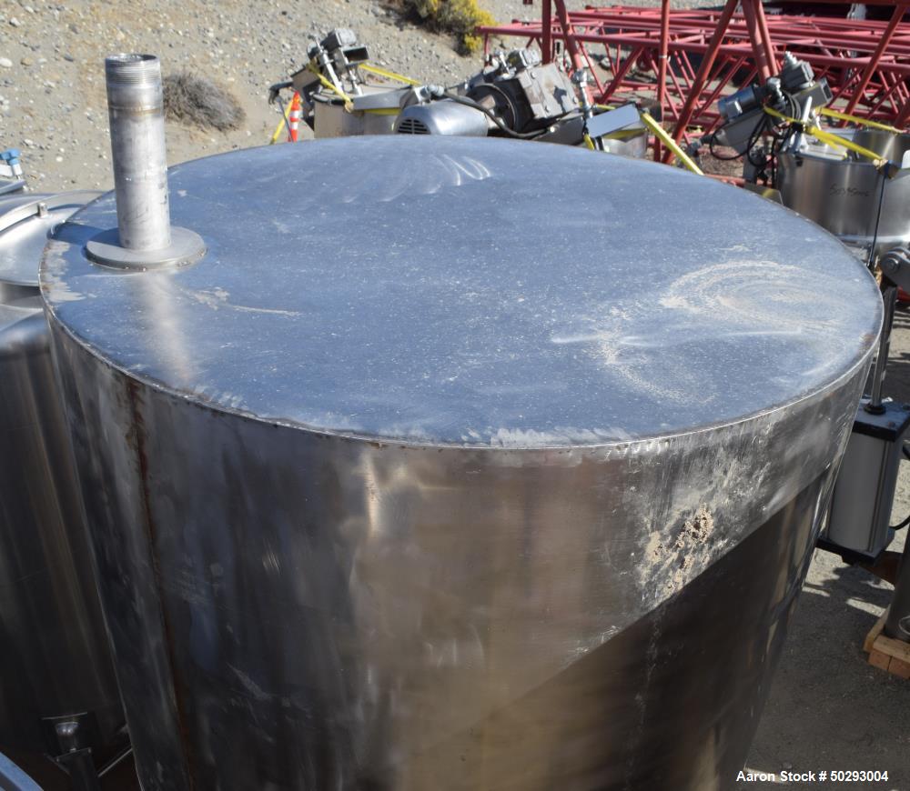 Used- San-I-Tanks Tank, Approximately 1,000 Gallon, Stainless Steel. 