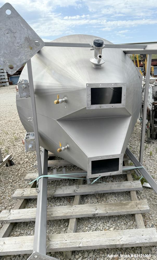 Stainless Steel Tank, Approximate 1,300 Gallon