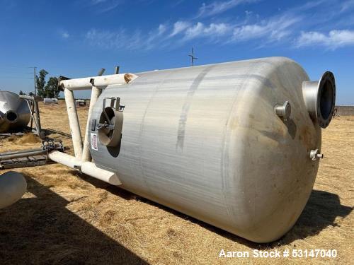L&A Process Systems Inc. 2,000 Gallon 304 Stainless Steel Tank.