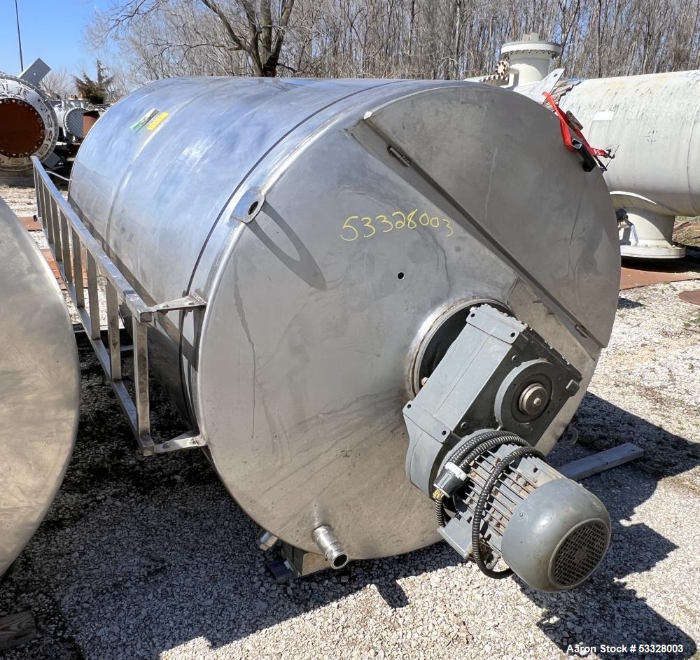 1,200 Gallon Stainless Steel Agitated Tank