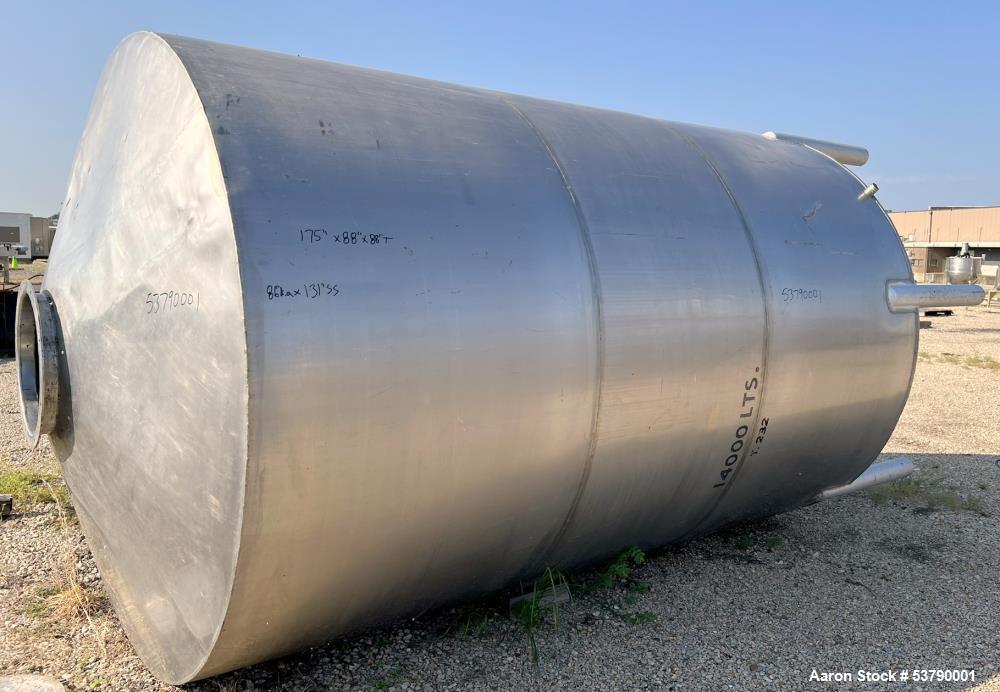 Used 3,400 Gallon (14,000 Liter) Vertical 304 Stainless Steel Tank