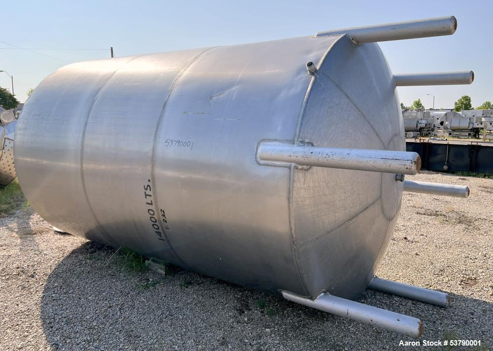 Used 3,400 Gallon (14,000 Liter) Vertical 304 Stainless Steel Tank
