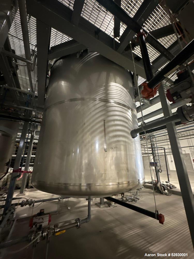 Used ICCNW Single wall stainless steel mixing tank, 90IN diameter x 12FT high, 4,224 Gallon capacity, (TK 332), 4 blade agitator with 3HP drive, mounted on load cells (West 1)