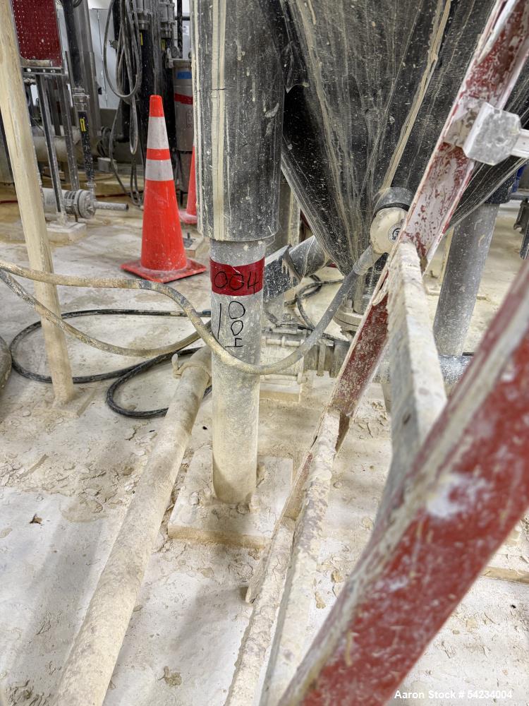 Used Tank,  1,000  Gallon, Stainless steel.  Top mounted Agitator.