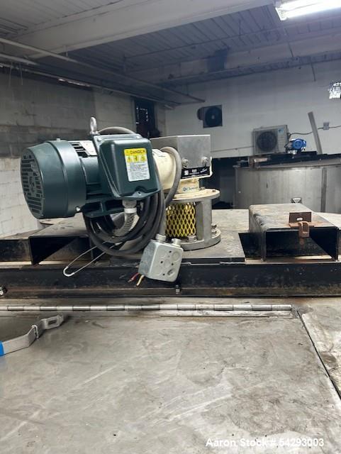 Used Tank, 1,100 Gallon Processing Vessel. 9' dia. X 10' high. With agitator, motor and VFD controller.  Stainless steel. 3" bottom outlet valve,