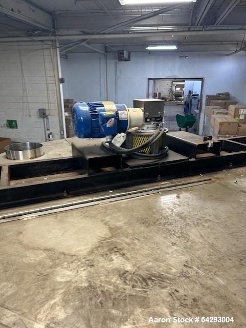 Used Tank, 1,100 Gallon Processing Vessel. 9' dia. X 10' high. With agitator, motor and VFD controller.  Stainless steel. 3" bottom outlet valve,