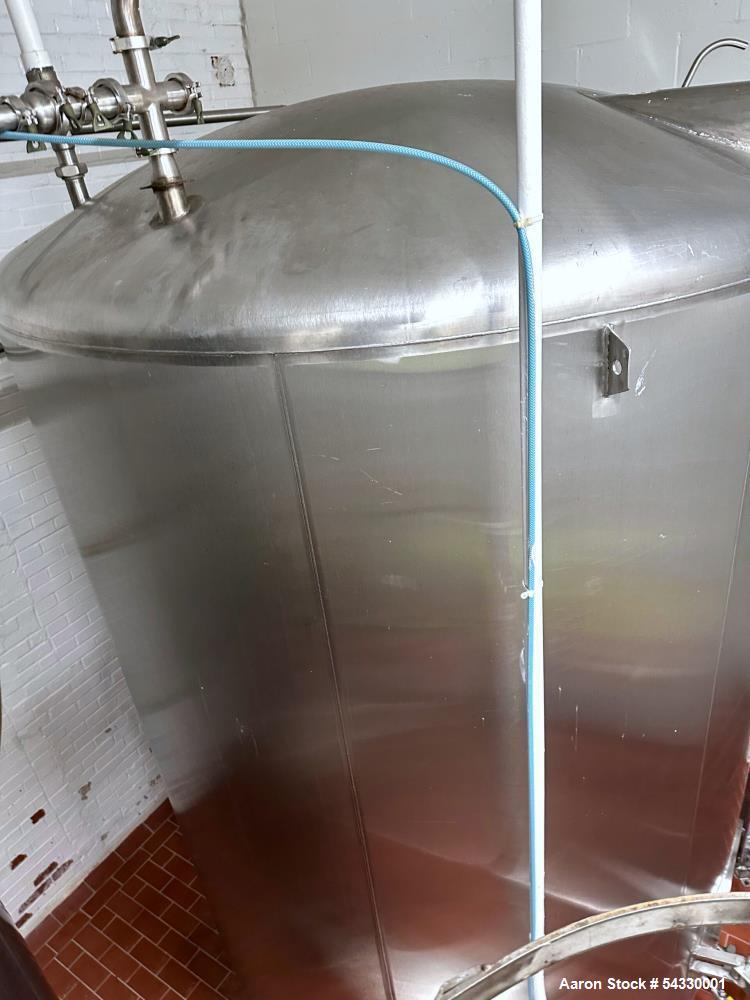 Used 3,500 Gallon Vertical Mixing Tank | 304 Stainless Steel Beverage-Grade Vessel