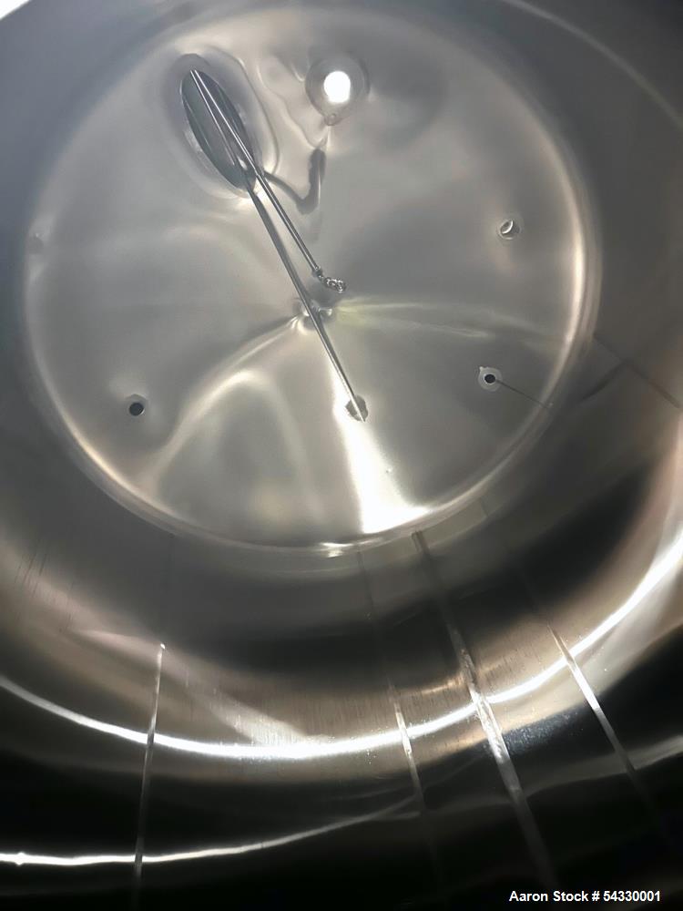 Used 3,500 Gallon Vertical Mixing Tank | 304 Stainless Steel Beverage-Grade Vessel