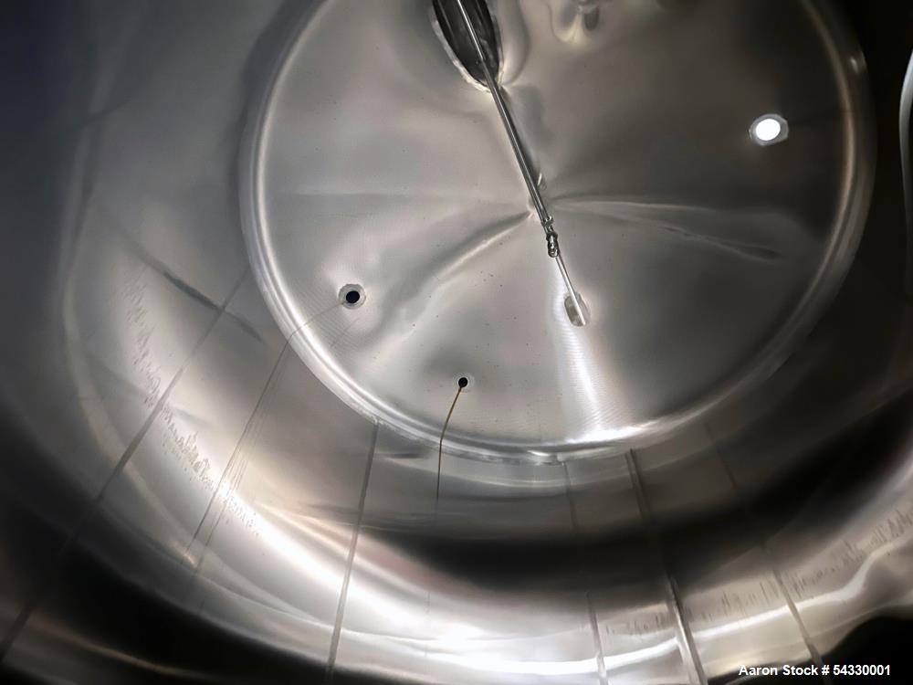 Used 3,500 Gallon Vertical Mixing Tank | 304 Stainless Steel Beverage-Grade Vessel