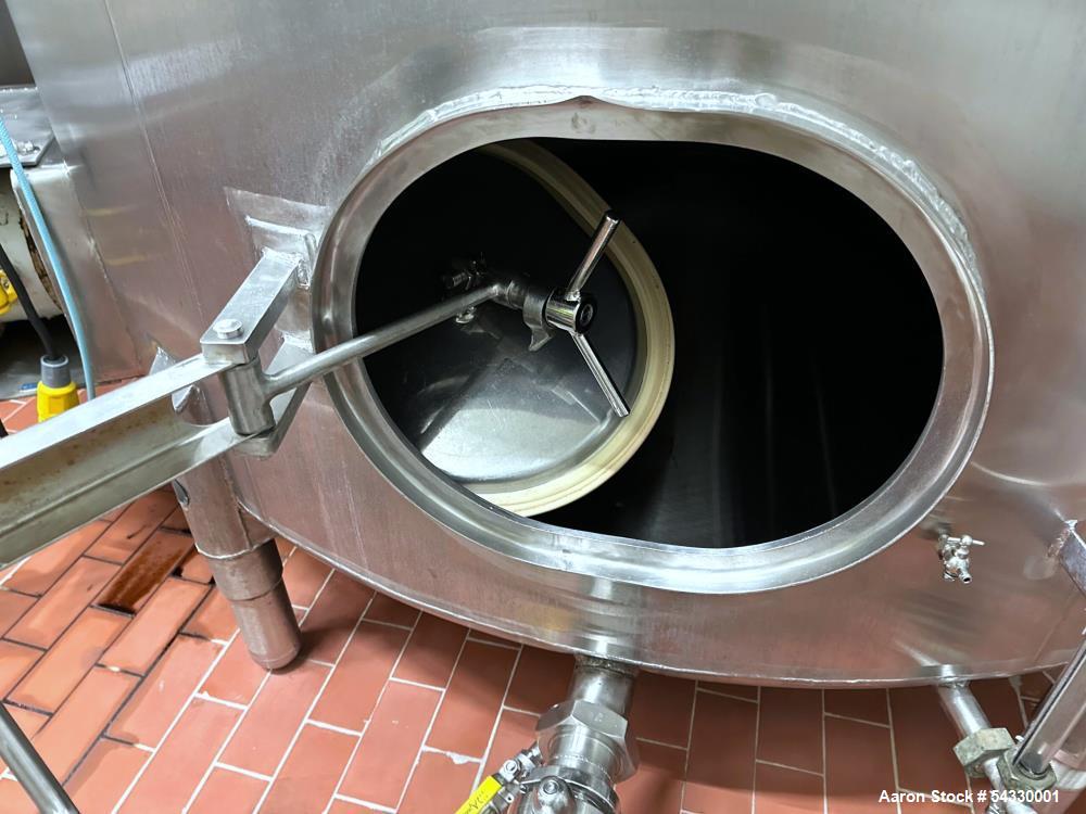 Used 3,500 Gallon Vertical Mixing Tank | 304 Stainless Steel Beverage-Grade Vessel