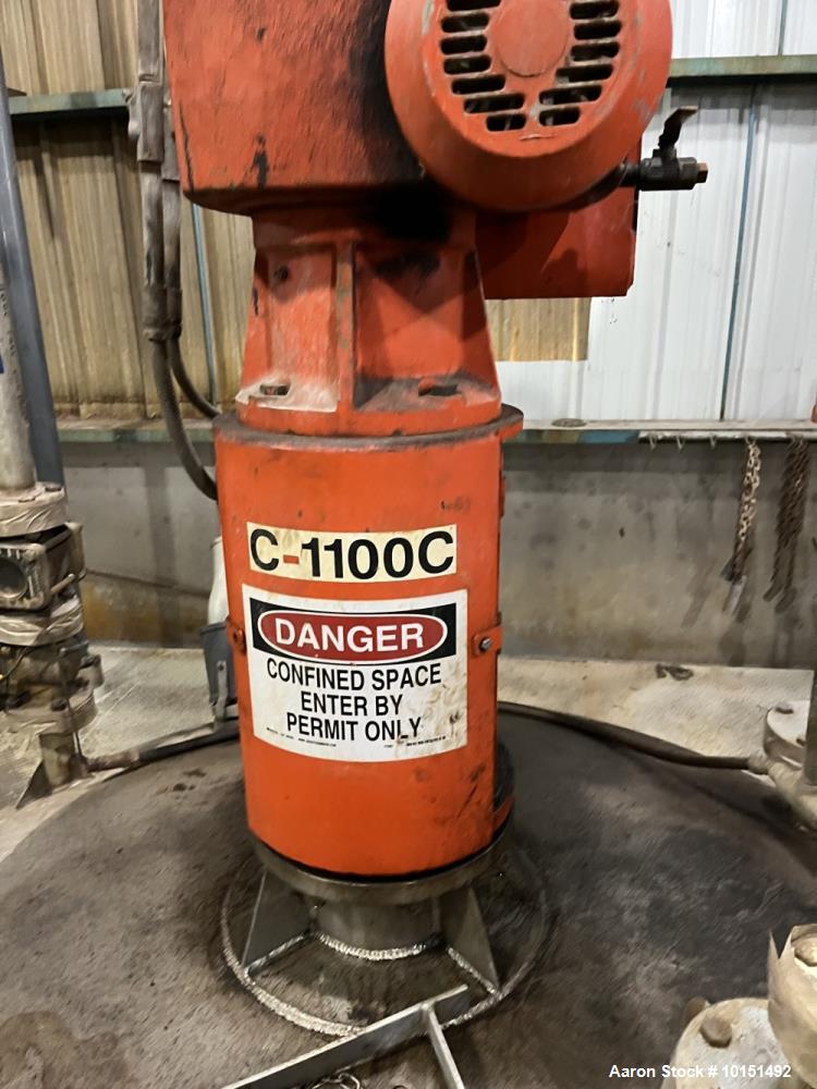 Industrial 2,200 Gallon  316L Stainless Steel Mixing Tank – Half-Pipe Jacket & Axial Agitator