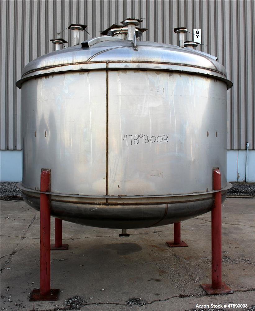 Used Apache Stainless Storage Tank, 3000 Gallon, 304 Stainless Steel, Vertical.
