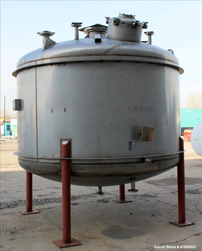 Used Apache Stainless Storage Tank, 3000 Gallon, 304 Stainless Steel, Vertical.