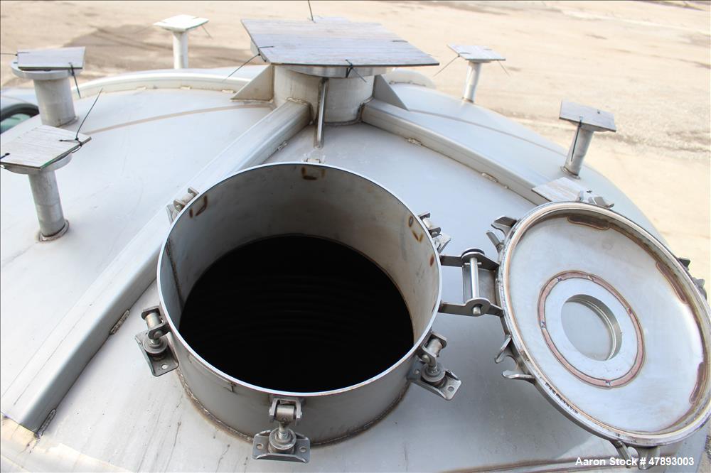 Used Apache Stainless Storage Tank, 3000 Gallon, 304 Stainless Steel, Vertical.