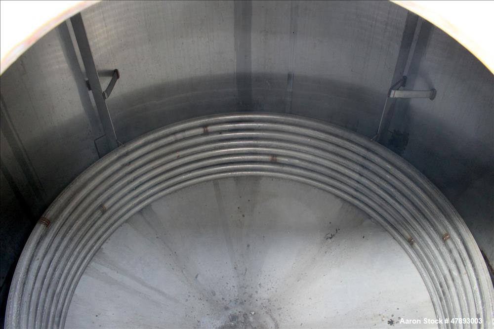 Used Apache Stainless Storage Tank, 3000 Gallon, 304 Stainless Steel, Vertical.