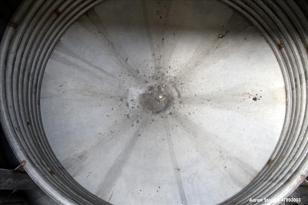 Used Apache Stainless Storage Tank, 3000 Gallon, 304 Stainless Steel, Vertical.